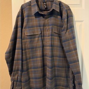 Mountain Hardwear Blue and Gray Plaid Casual Button Down Shirt